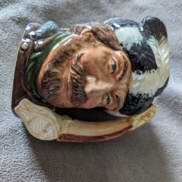 Vintage Small Royal Doulton Character Toby Jug The Trapper Royal Doulton #6612 - Picture 8 of 9